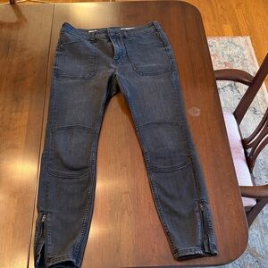 Women’s pilcro denim legging zippers unusual details